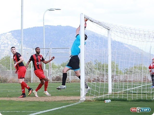 הכדור של נסרלאדין היישר למשקוף (עדי מלול)